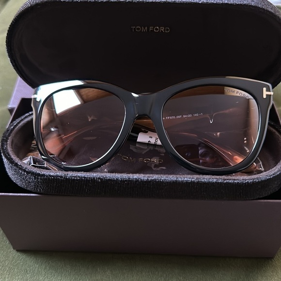 NEW Tom Ford 54mm Sunglasses - Picture 4 of 6